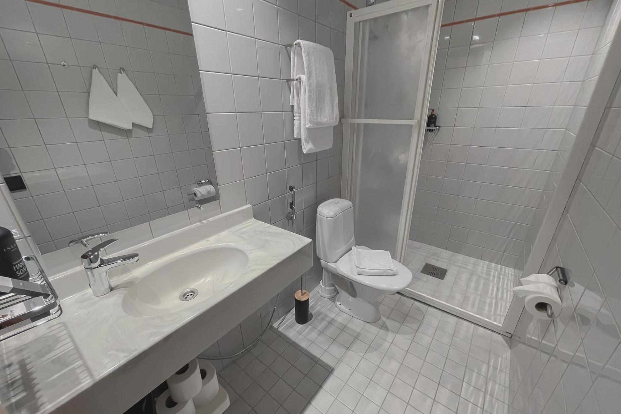 Ineon Hotel Turku Buitenkant foto